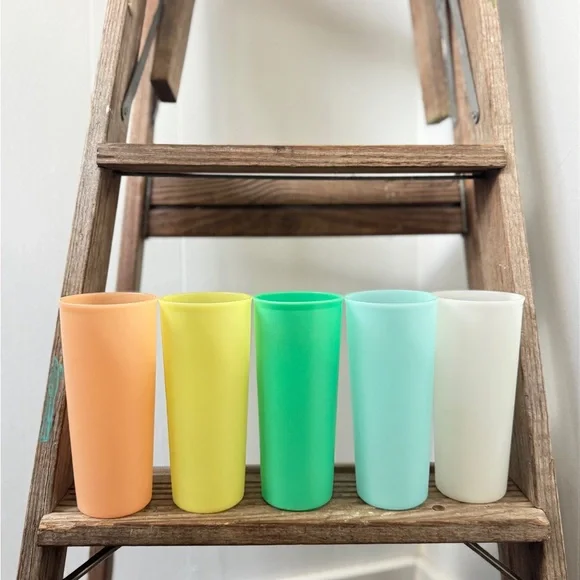 ✨ Vintage 1970s Tupperware Tall Tumblers | Set of 5 | Pastel Colors ✨ - Picture 1 of 7